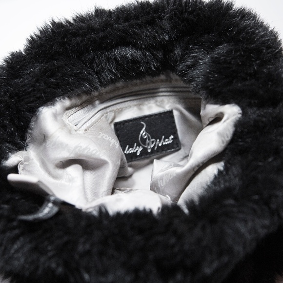 💔SOLD--Faux Fur Bag--💔 - Picture 2 of 2